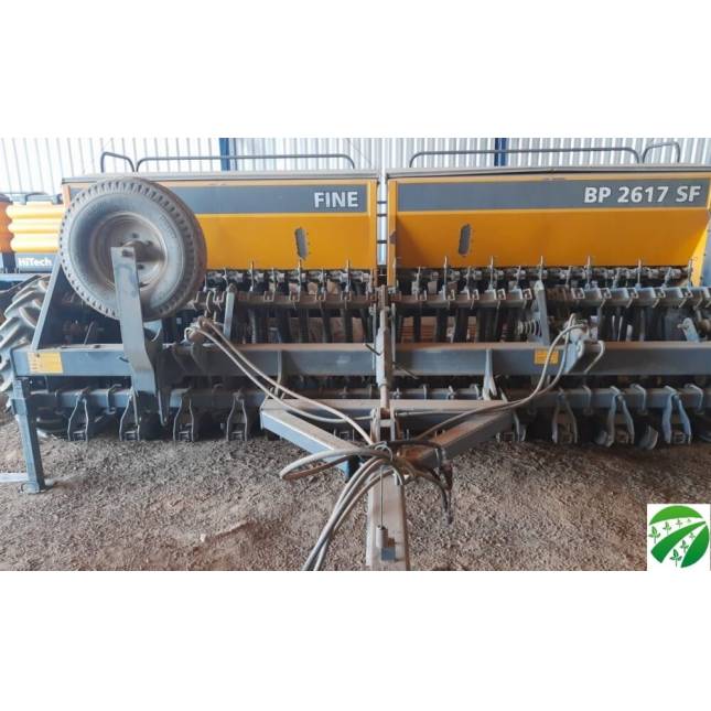 Plantadeira Valtra Fine BP2617 SF